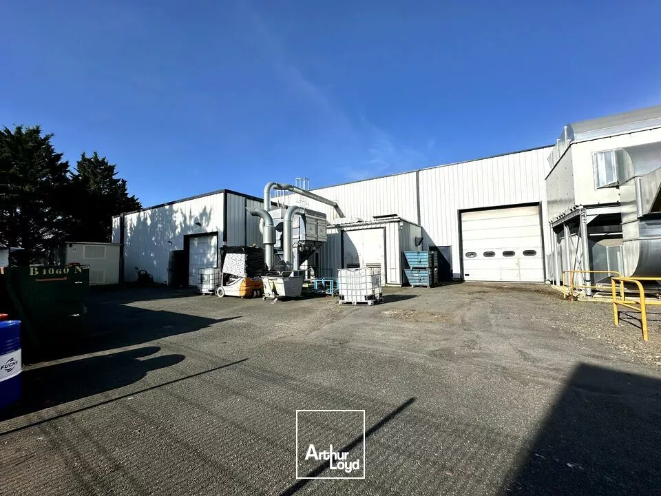 A LOUER - RARE - LOCAL D'ACTIVITE INDUSTRIEL IDEALEMENT SITUE DE 8252M² - ZI NORD CHATELLERAULT
