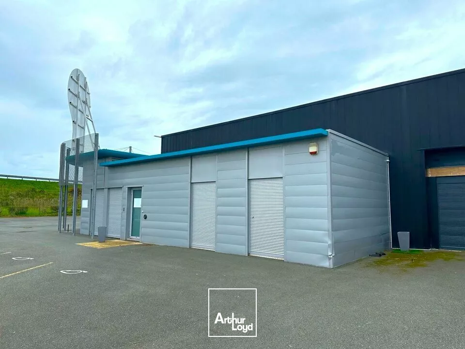 A LOUER LOCAL D'ACTIVITE DE 1 071 m² - LES SABLES D'OLONNE - ZONE LECLERC 