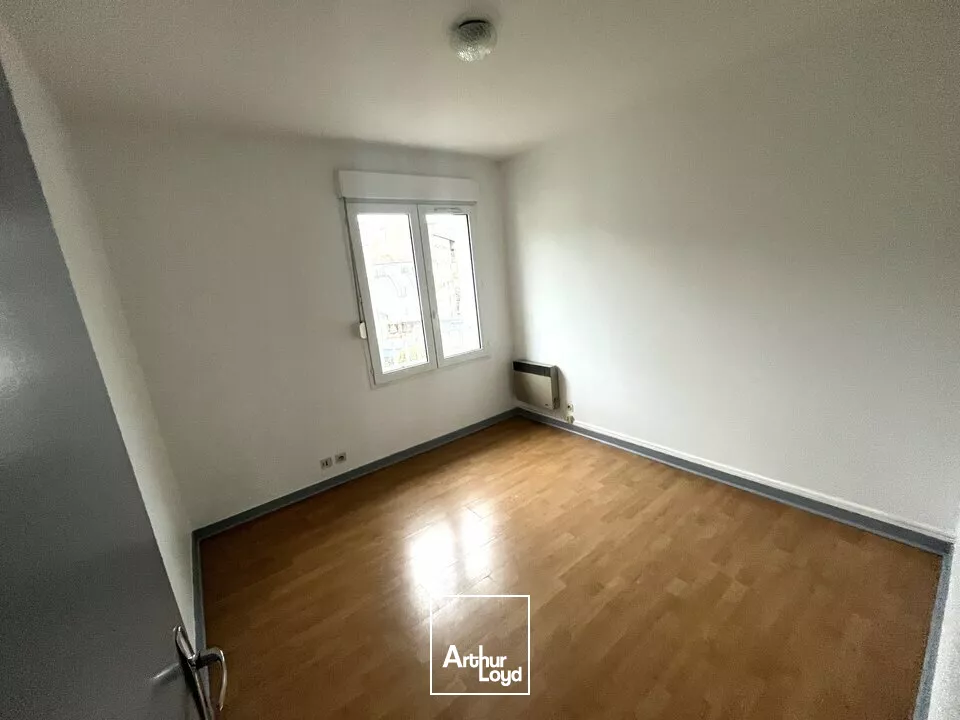 A LOUER BUREAU 73M2 POITIERS CENTRE VILLE AVEC PLACES DE STATIONNEMENT