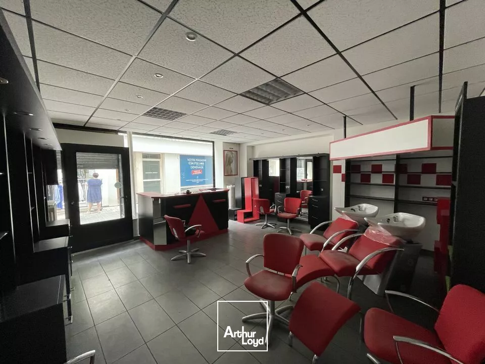 LOCAL A LOUER CENTRE VILLE AVEC LOGEMENT