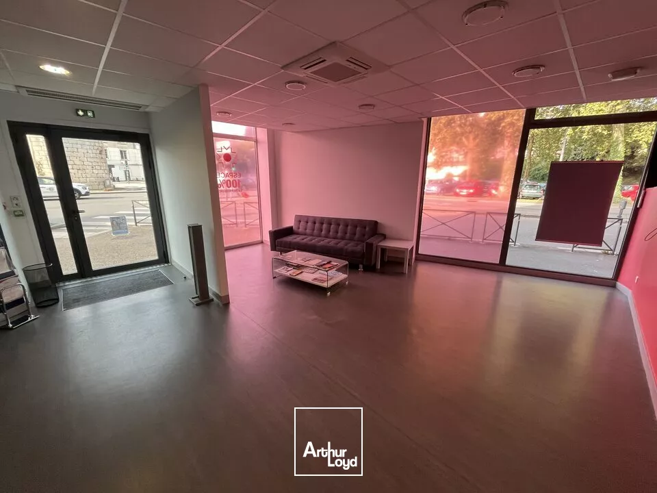 POITIERS RENTABILITE EXCEPTIONNELLE - BUREAUX A VENDRE PORTE DE PARIS - 430M²