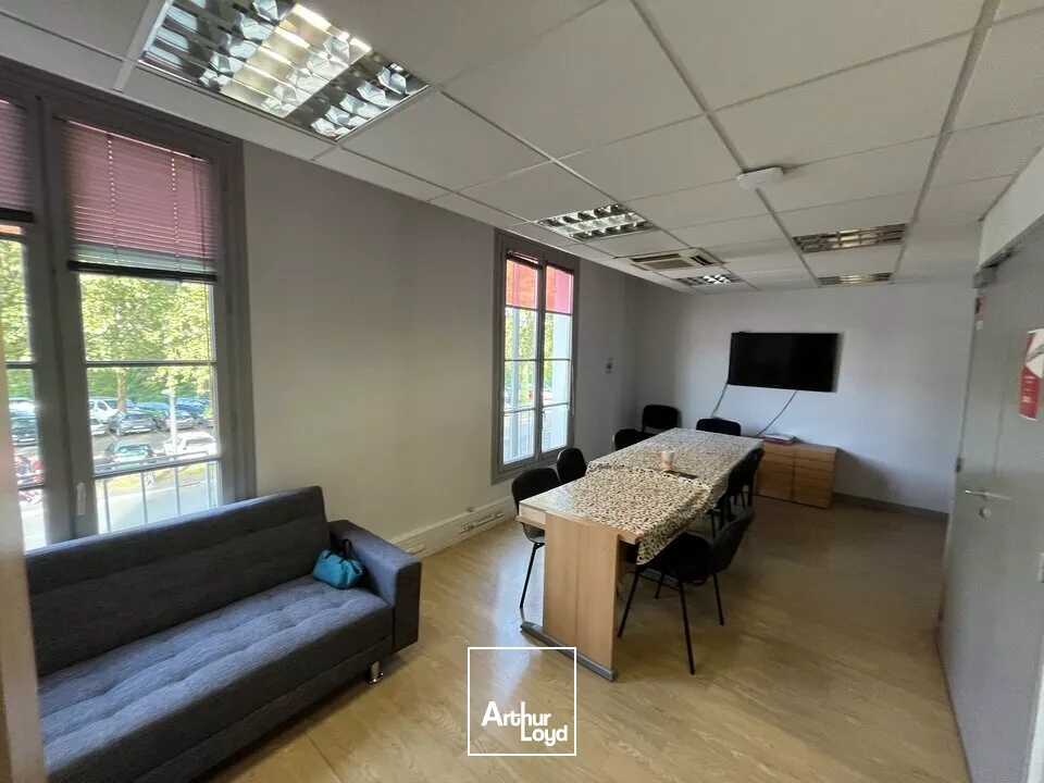 POITIERS RENTABILITE EXCEPTIONNELLE - BUREAUX A VENDRE PORTE DE PARIS - 430M²