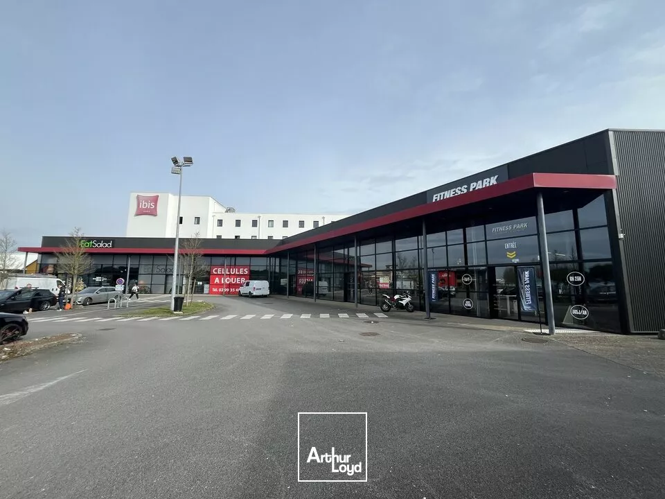 A LOUER CELLULE DE 640M2 - NIORT ZONE MENDES FRANCE