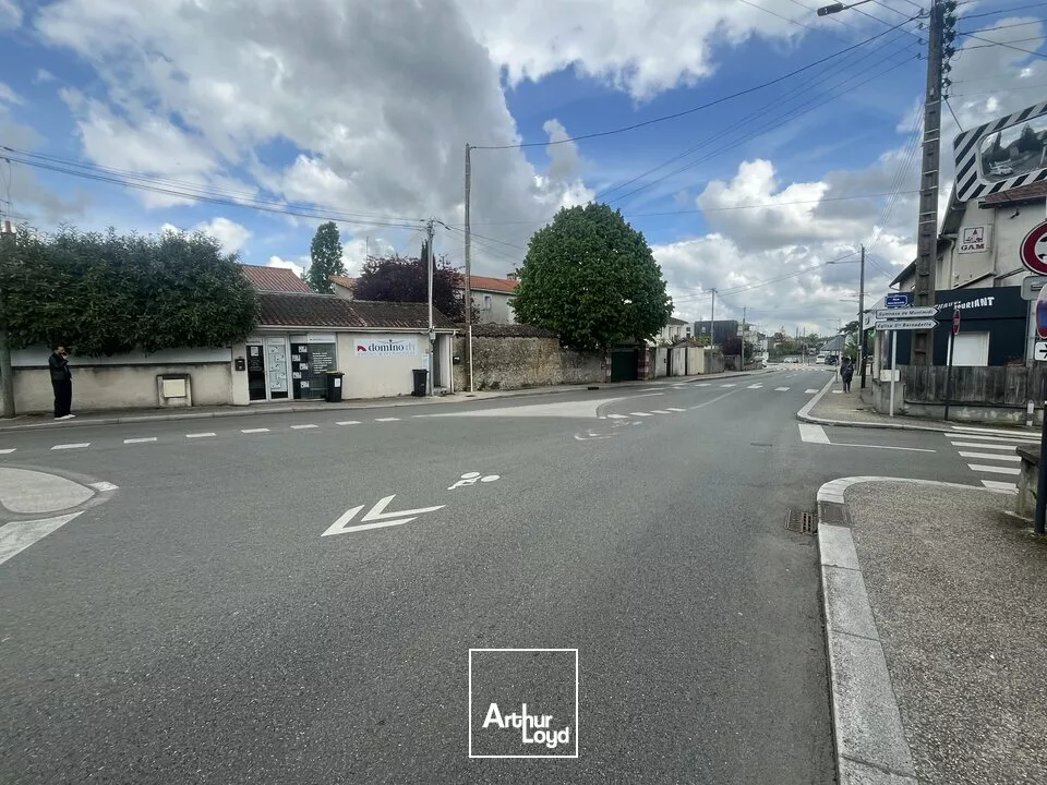 A LOUER BUREAU COMMERCIAL 65M2 - POITIERS MONTMIDI
