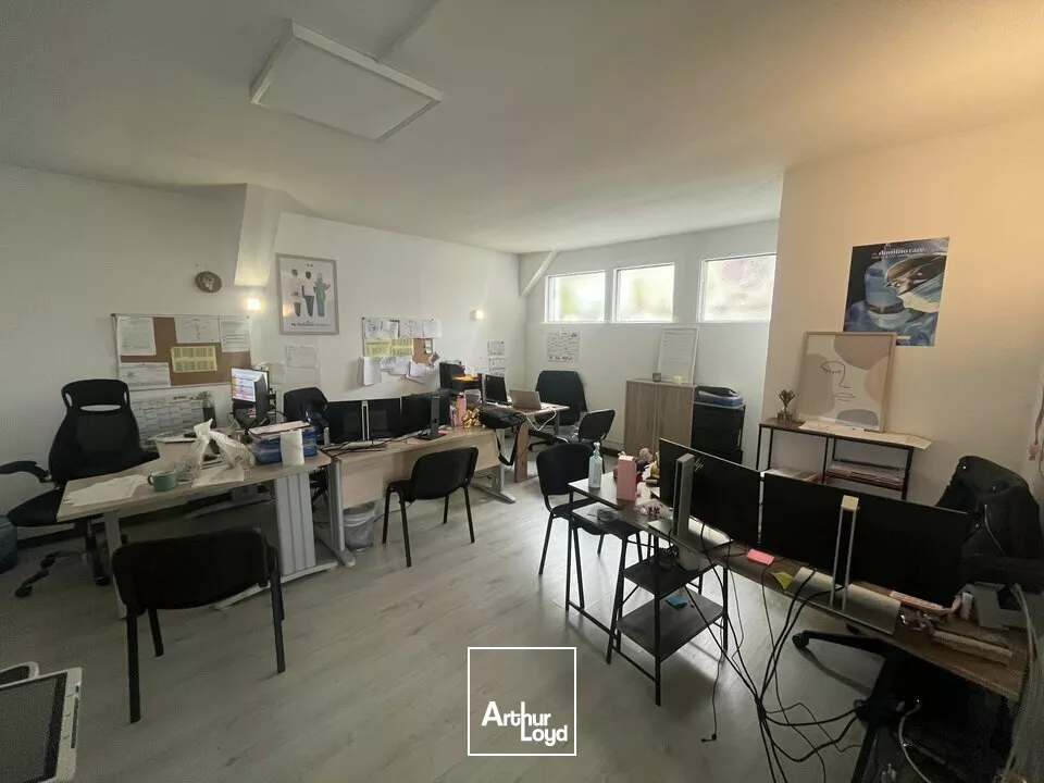 A LOUER BUREAU COMMERCIAL 65M2 - POITIERS MONTMIDI