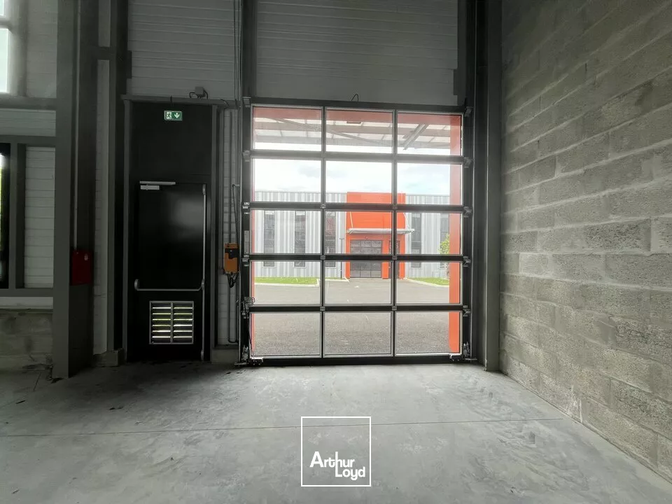 OPPORTUNITÉ RARE À NIORT : LOCAL D'ACTIVITÉ NEUF DE 235 M² DANS UN PARC SÉCURISÉ, AU CUR DE LA ZONE MENDÈS FRANCE.