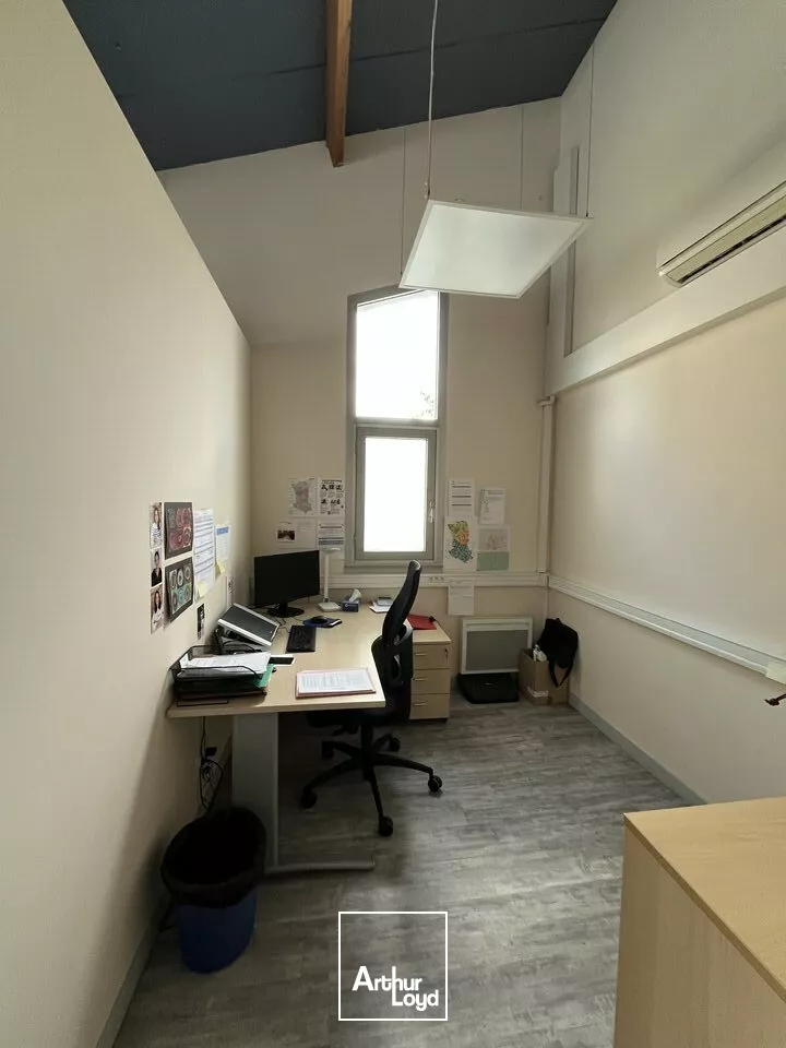 DÉVELOPPEZ VOTRE ENTREPRISE DANS UN ENVIRONNEMENT CALME ET ACCESSIBLE  BUREAUX DE 152 M² À LOUER À NIORT.