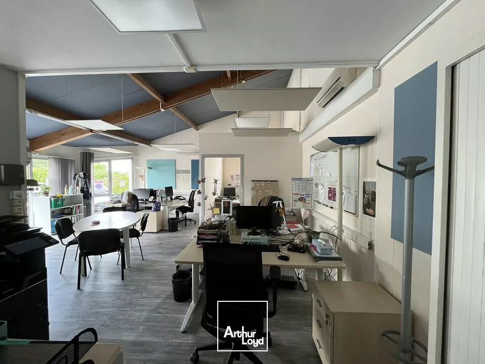 DÉVELOPPEZ VOTRE ENTREPRISE DANS UN ENVIRONNEMENT CALME ET ACCESSIBLE  BUREAUX DE 152 M² À LOUER À NIORT.