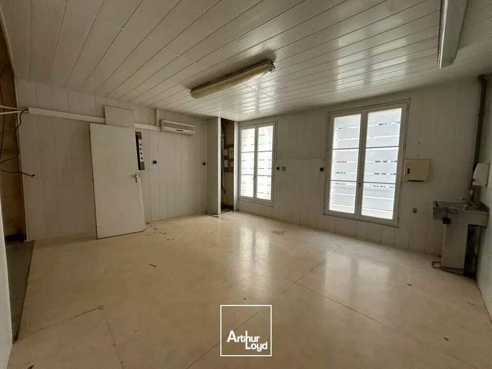 A LOUER - LOCAL COMMERCIAL N°1 EN EMPLACEMENT PREMIUM - RUE PIÉTONNE DU CENTRE VILLE DE POITIERS