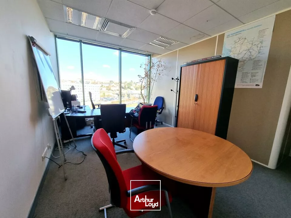 POITIERS GARE CENTRE VILLE - TRES BEAUX BUREAUX A PARTIR DE 34M² A LOUER 