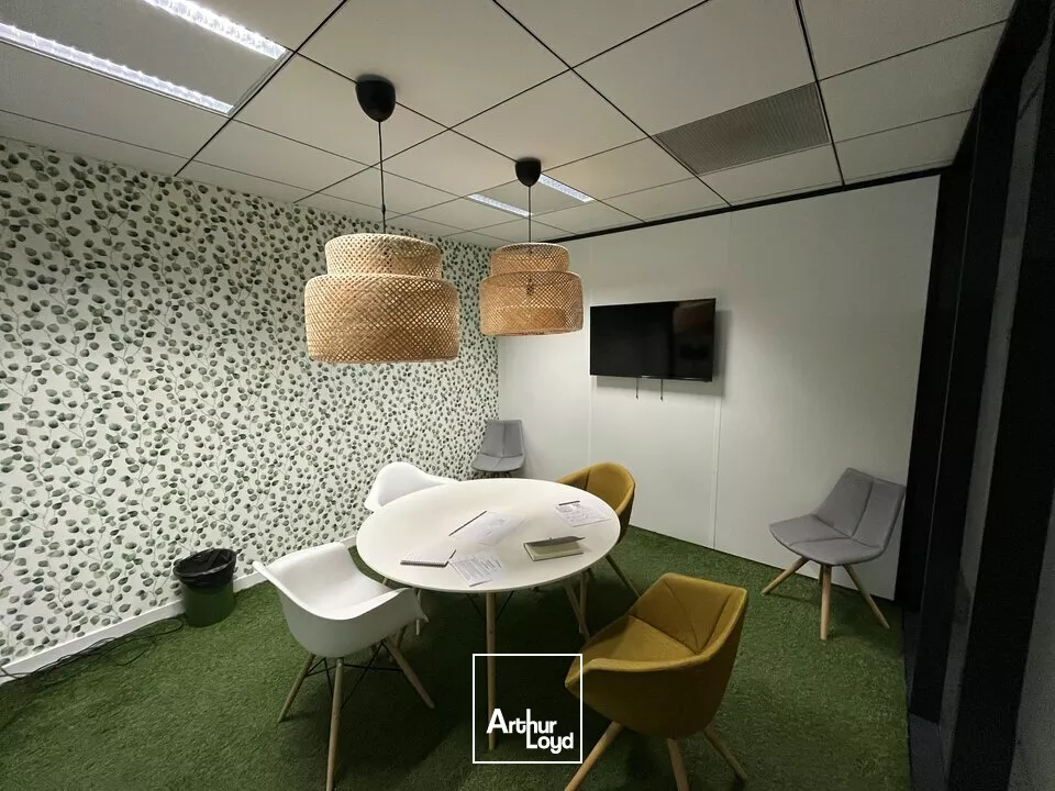 IMPLANTEZ VOTRE ENTREPRISE DANS UN ESPACE DE BUREAUX FONCTIONNEL, AU CUR D'UN CENTRE D'AFFAIRES DYNAMIQUE À NIORT.