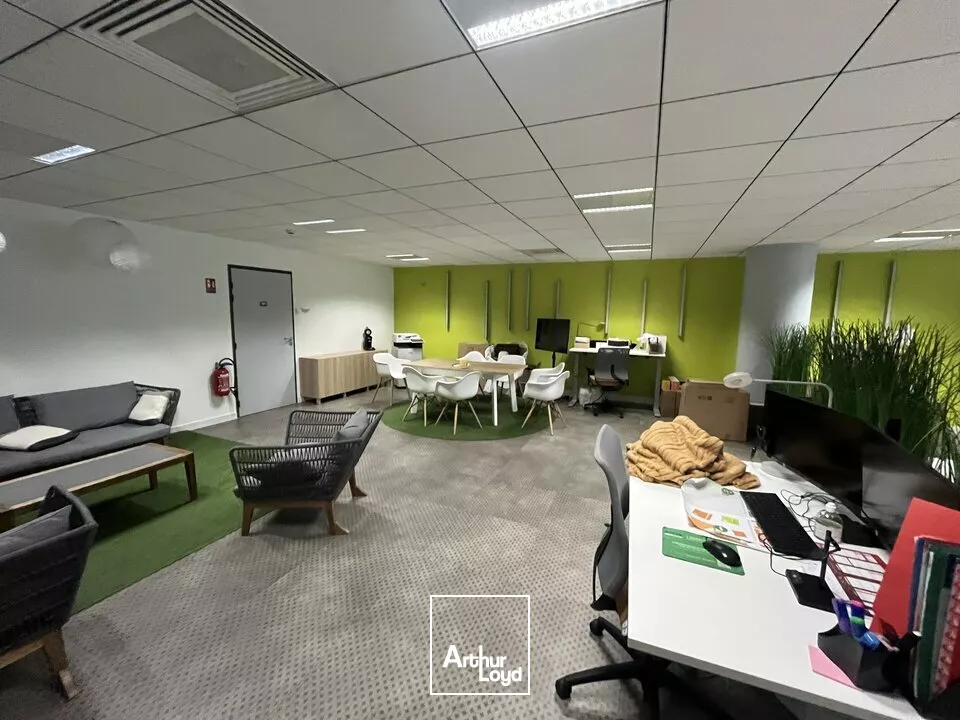 IMPLANTEZ VOTRE ENTREPRISE DANS UN ESPACE DE BUREAUX FONCTIONNEL, AU CUR D'UN CENTRE D'AFFAIRES DYNAMIQUE À NIORT.