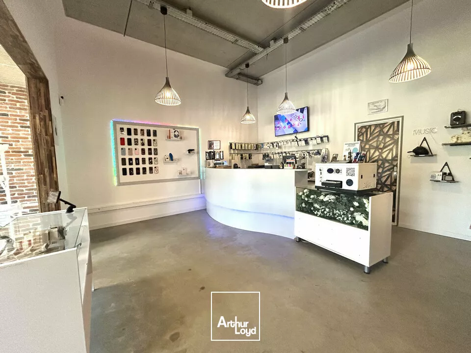 A LOUER - LOCAL COMMERCIAL DE 123m² - EMPLACEMENT N°1 FACE À LA ROCADE 