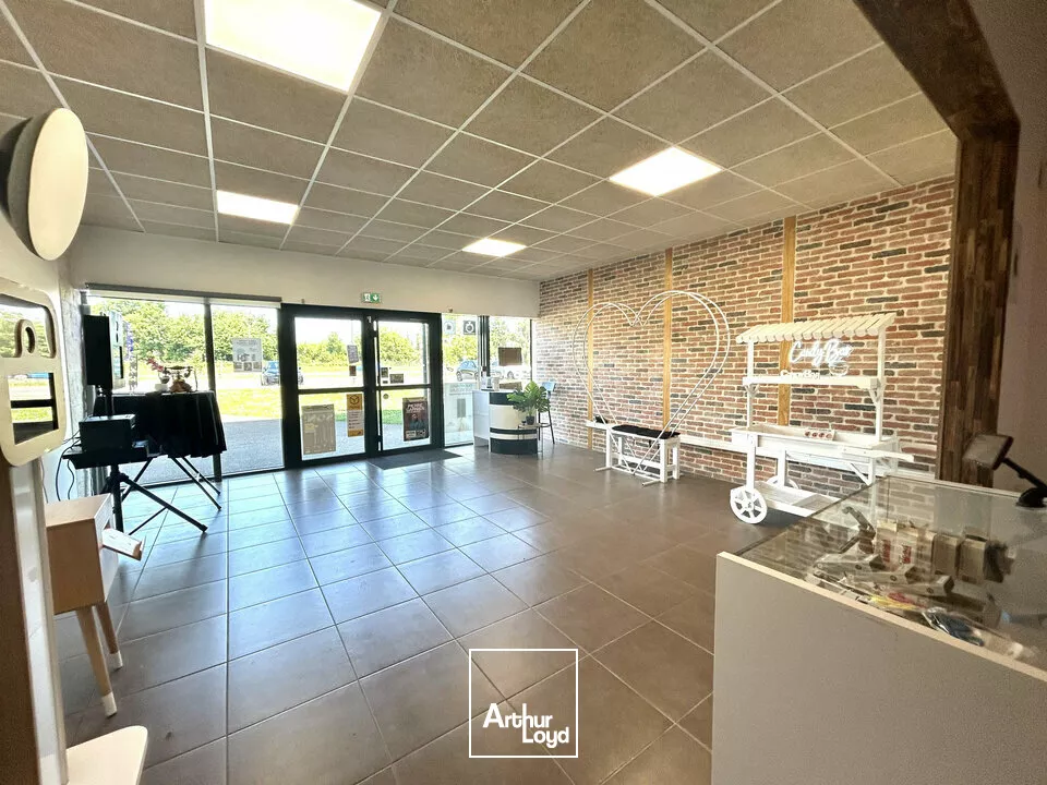 A LOUER - LOCAL COMMERCIAL DE 123m² - EMPLACEMENT N°1 FACE À LA ROCADE 