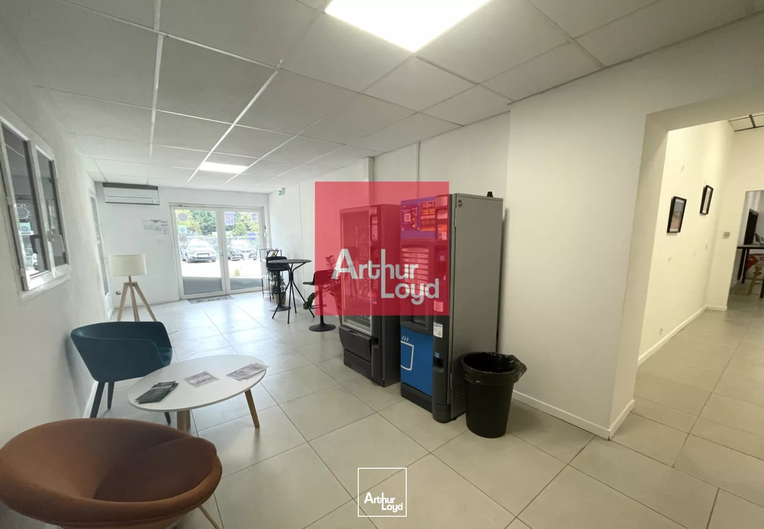 Vauvert : Bureaux et locaux commerciaux à louer - 647,48 m² divisibles - Disponibilité immédiate