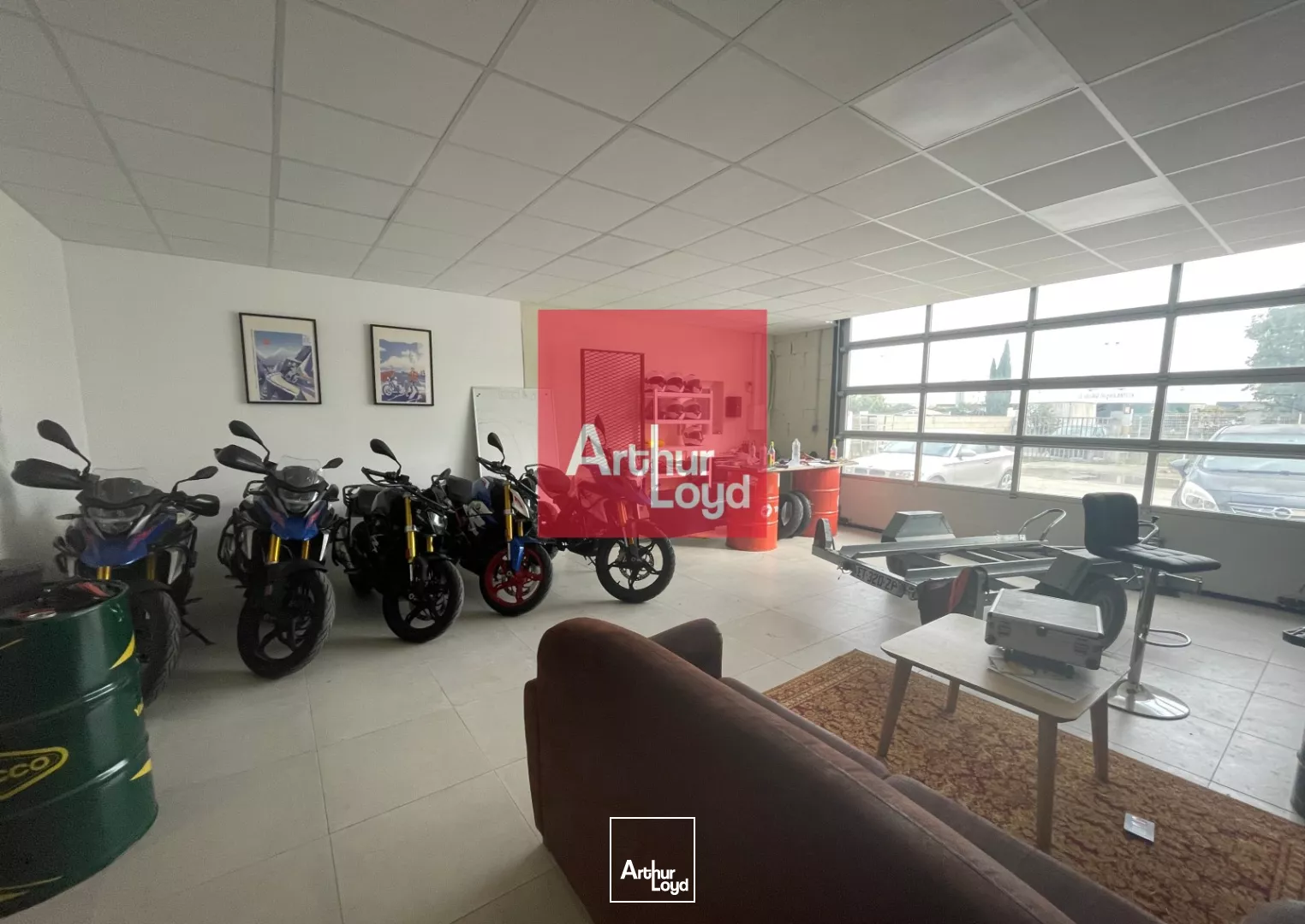 Vauvert : Bureaux et locaux commerciaux à louer - 647,48 m² divisibles - Disponibilité immédiate