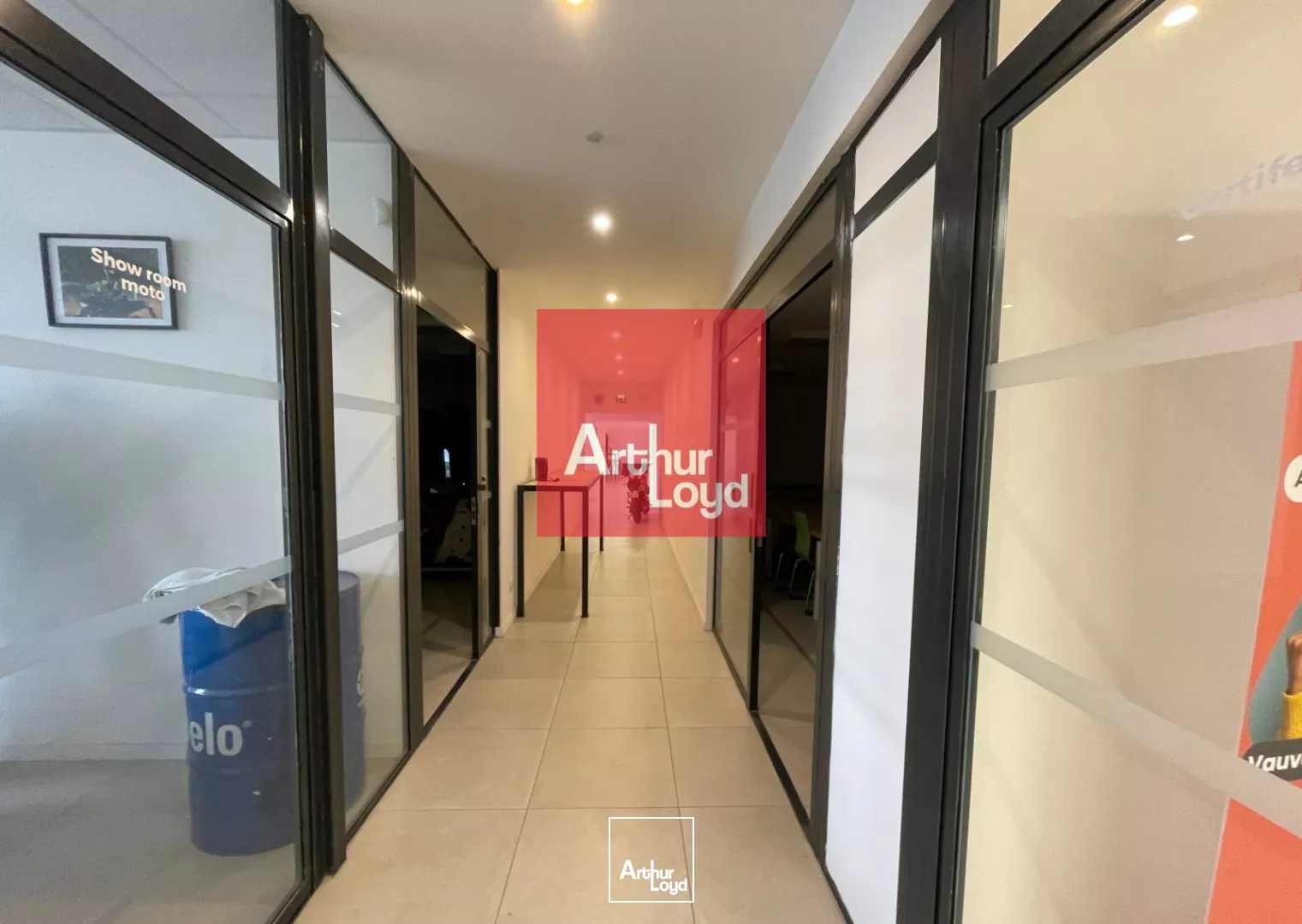 Vauvert : Bureaux et locaux commerciaux à louer - 647,48 m² divisibles - Disponibilité immédiate