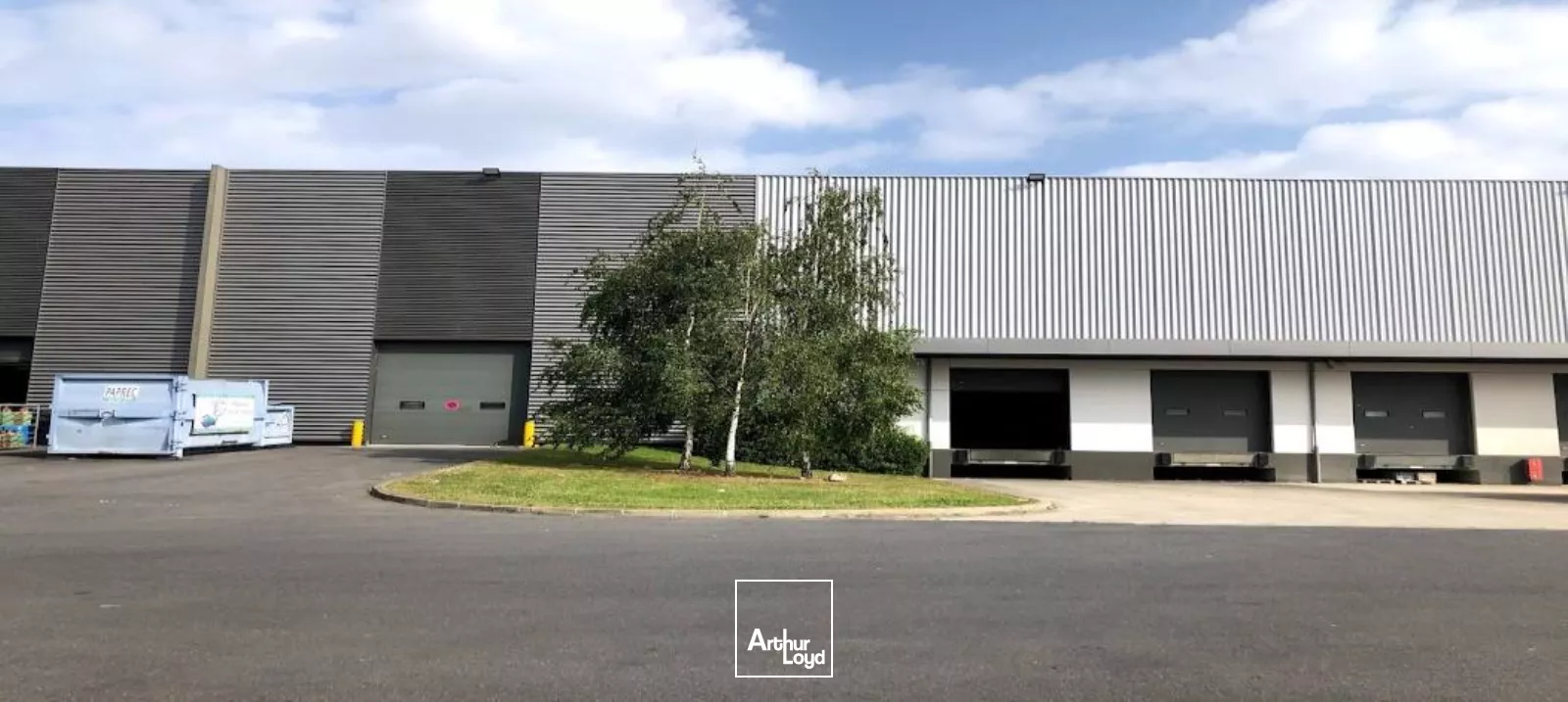 BATIMENT A LOUER - PARC DES CHANTERAINES - VILLENEUVE LA GARENNE