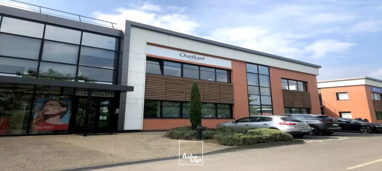 BATIMENT A LOUER - PARC DES CHANTERAINES - VILLENEUVE LA GARENNE