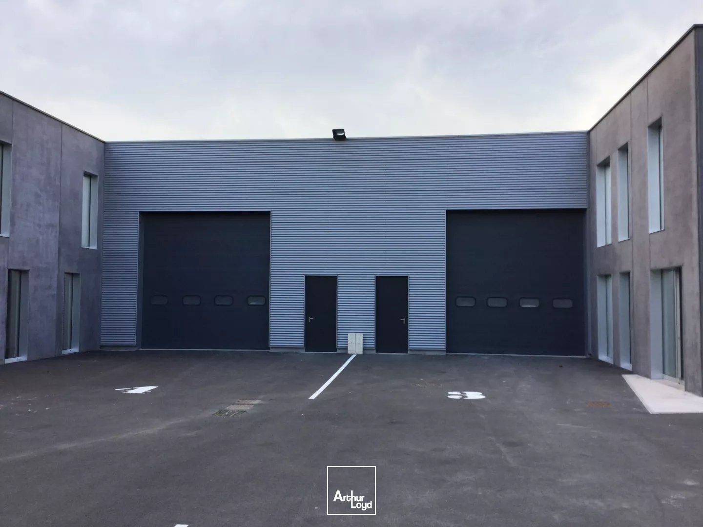 Local d'activité à louer, Zone de la Pilaterie. 