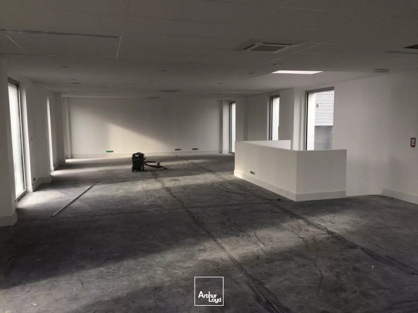 Local d'activité à louer, Zone de la Pilaterie. 