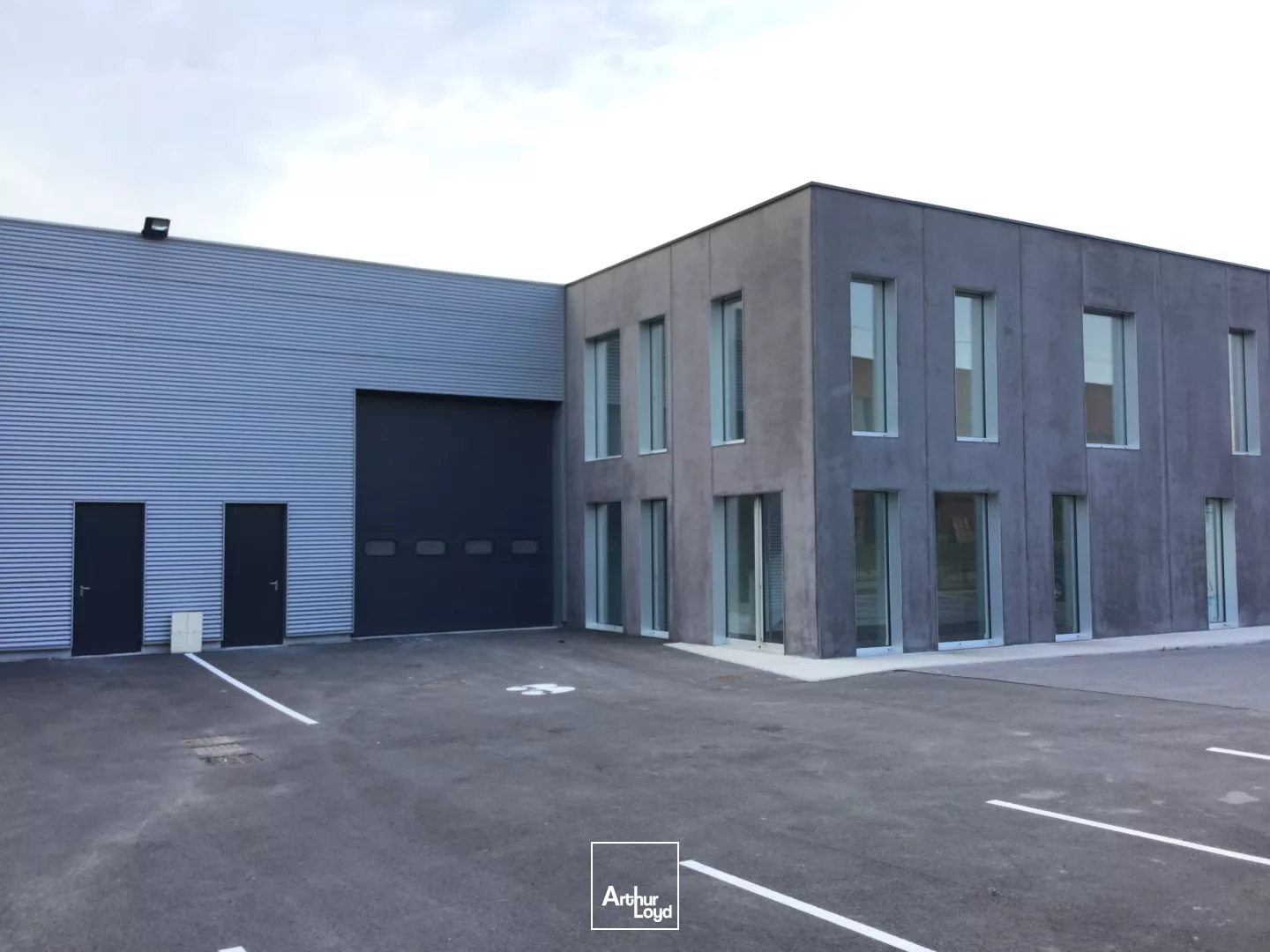 Local d'activité à louer, Zone de la Pilaterie. 