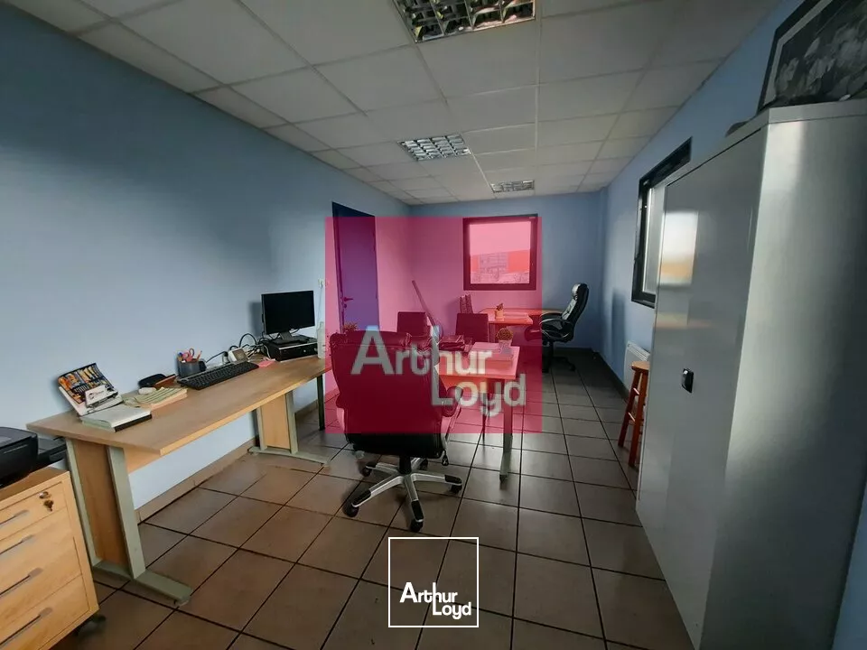 GERZAT PARC LOGISTIQUE A LOUER LOCAL ACTIVITE 447 M²