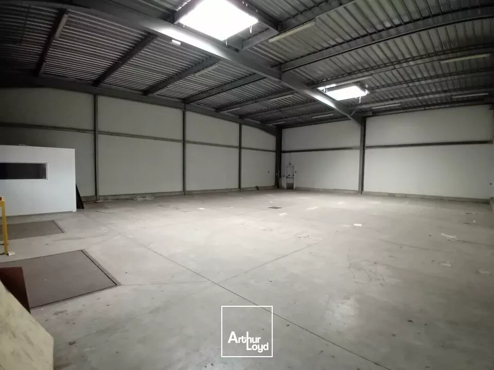 A LOUER local d'activité proximité de Chalon