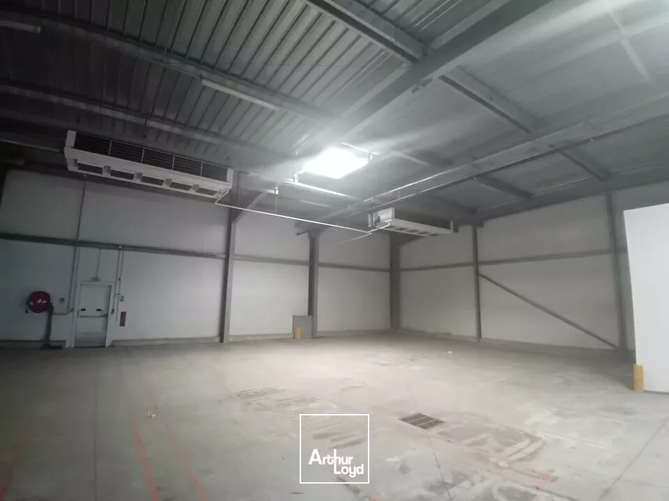 A LOUER local d'activité proximité de Chalon