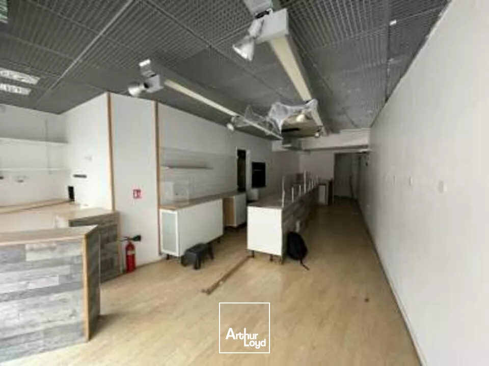 A LOUER LOCAL COMMERCIAL DE 45 m² EN PLEIN COEUR DE L'HYPERCENTRE DE NIORT