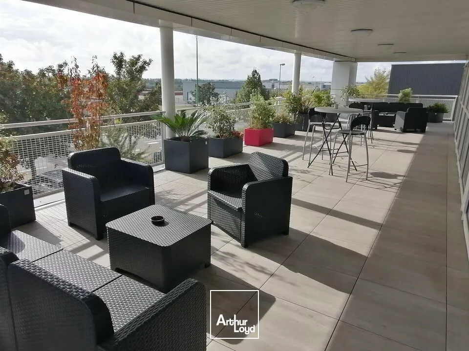 INSTALLEZ VOTRE ACTIVITÉ DANS DES BUREAUX CLIMATISÉS, FONCTIONNELS ET FACILEMENT ACCESSIBLES