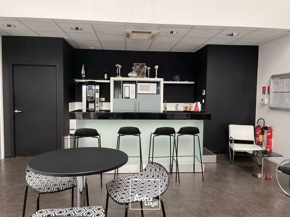 EN PLEIN CUR DE MENDÈS FRANCE : BUREAU DISPONIBLE À LA LOCATION !