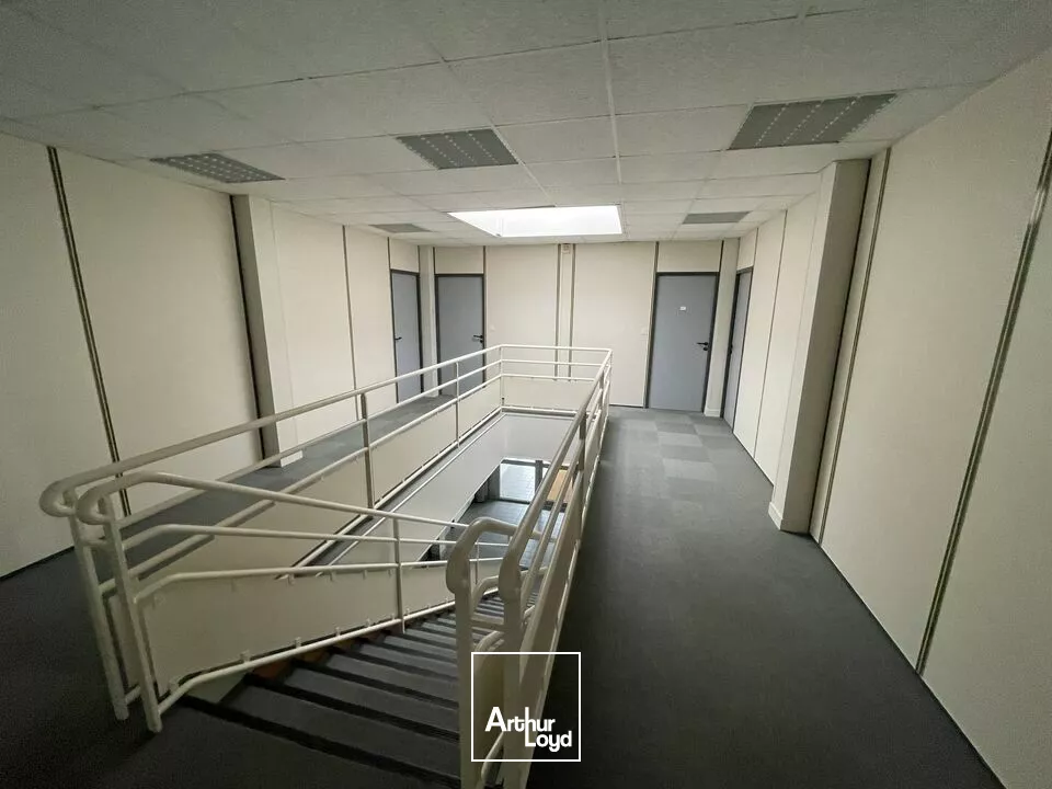 TECHNOPOLE DU FUTUROSCOPE  POITIERS NORD - BUREAUX À LOUER DE 372 ENTIÈREMENT RÉHABILITÉS