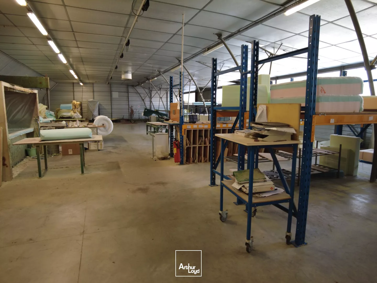 A LOUER LOCAL D'ACTIVITÉ 570 M2 BETHISY-SAINT-PIERRE