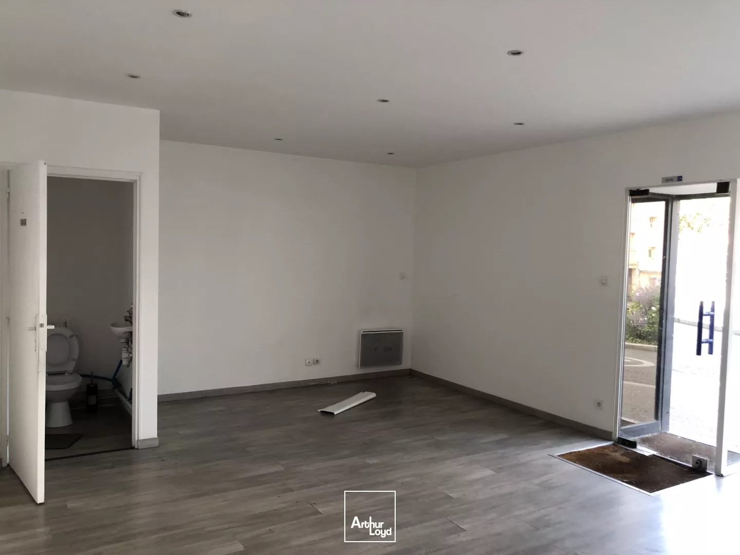 A LOUER LOCAL COMMERCIAL - BREST 