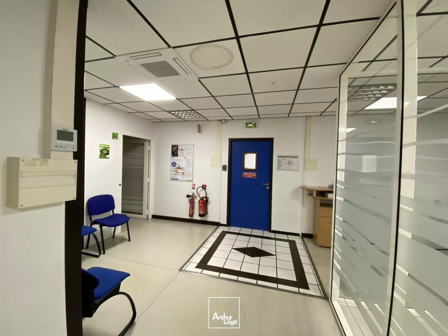 BUREAUX A VENDRE A MEYLAN 475M² AVEC PARKINGS