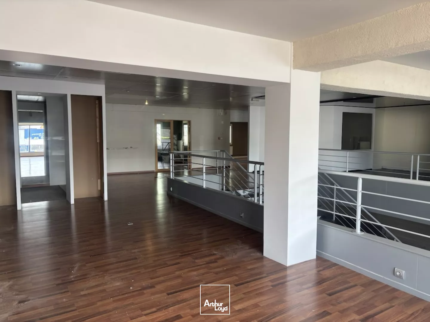 Locaux commerciaux à vendre ou à louer à FIRMINY 42700