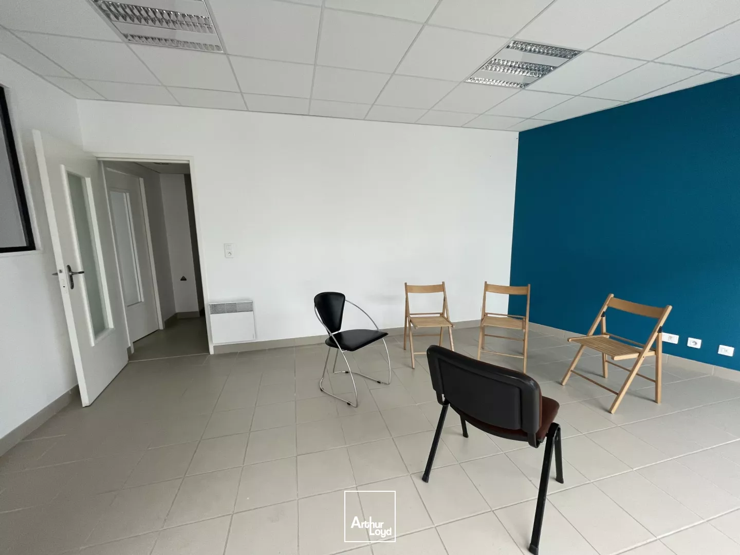 LOCAL COMMERCIAL - BUREAUX - À LOUER - NANTES