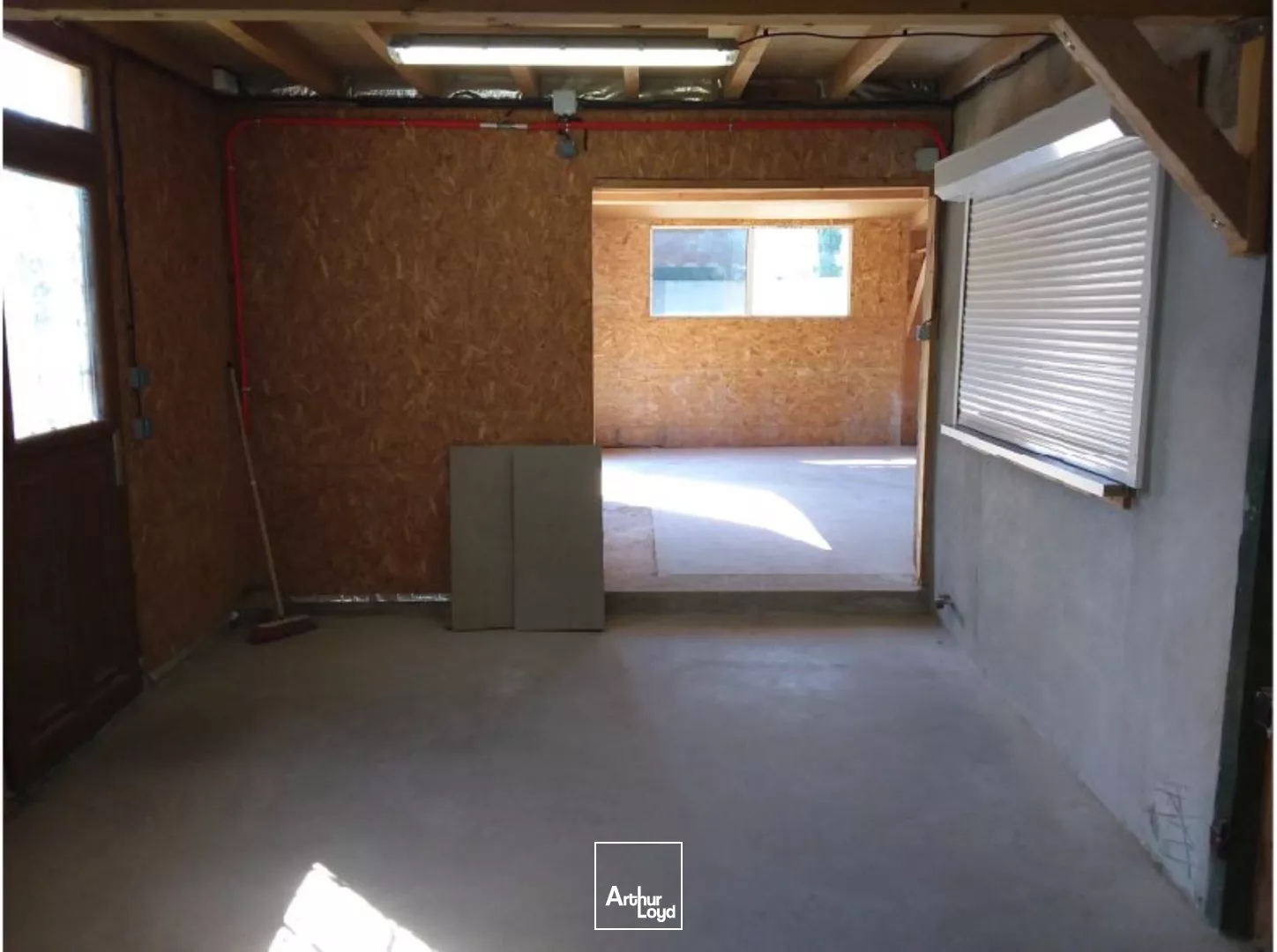 Local d'activité avec bureaux et parking à louer - Proximité autoroute - La Farlède