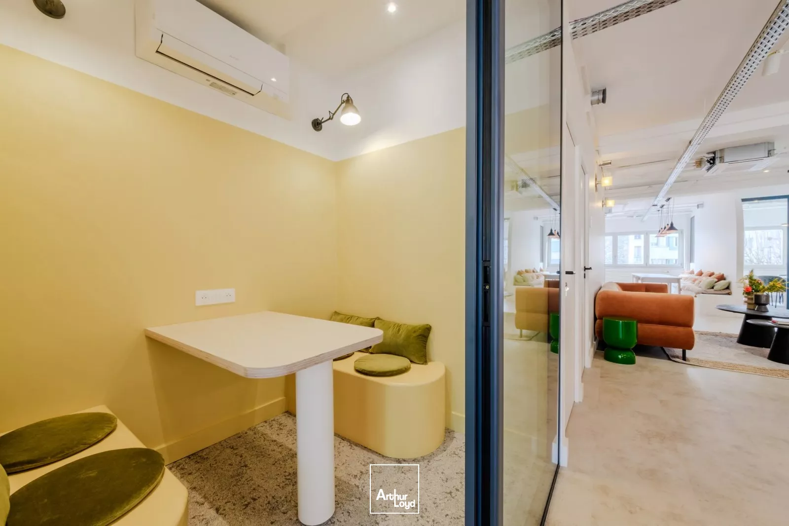 Bureaux A Louer - Espace de travail atypique à Paris 9e - 216 m² 