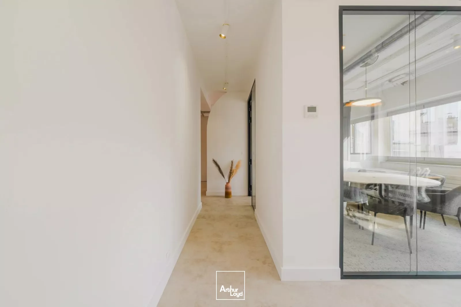 Bureaux A Louer - Espace de travail atypique à Paris 9e - 216 m² 