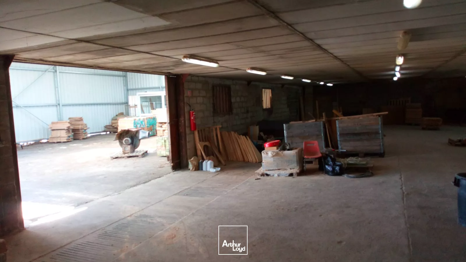 À VENDRE - LOCAL D'ACTIVITÉ - 1 440 M2 