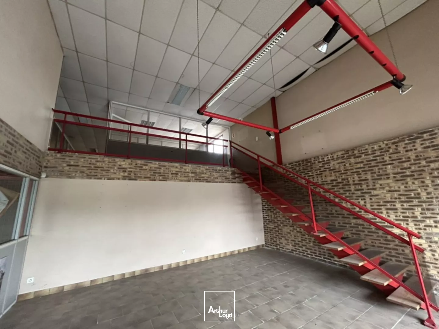 Entrepôts à louer à RAISMES 59590