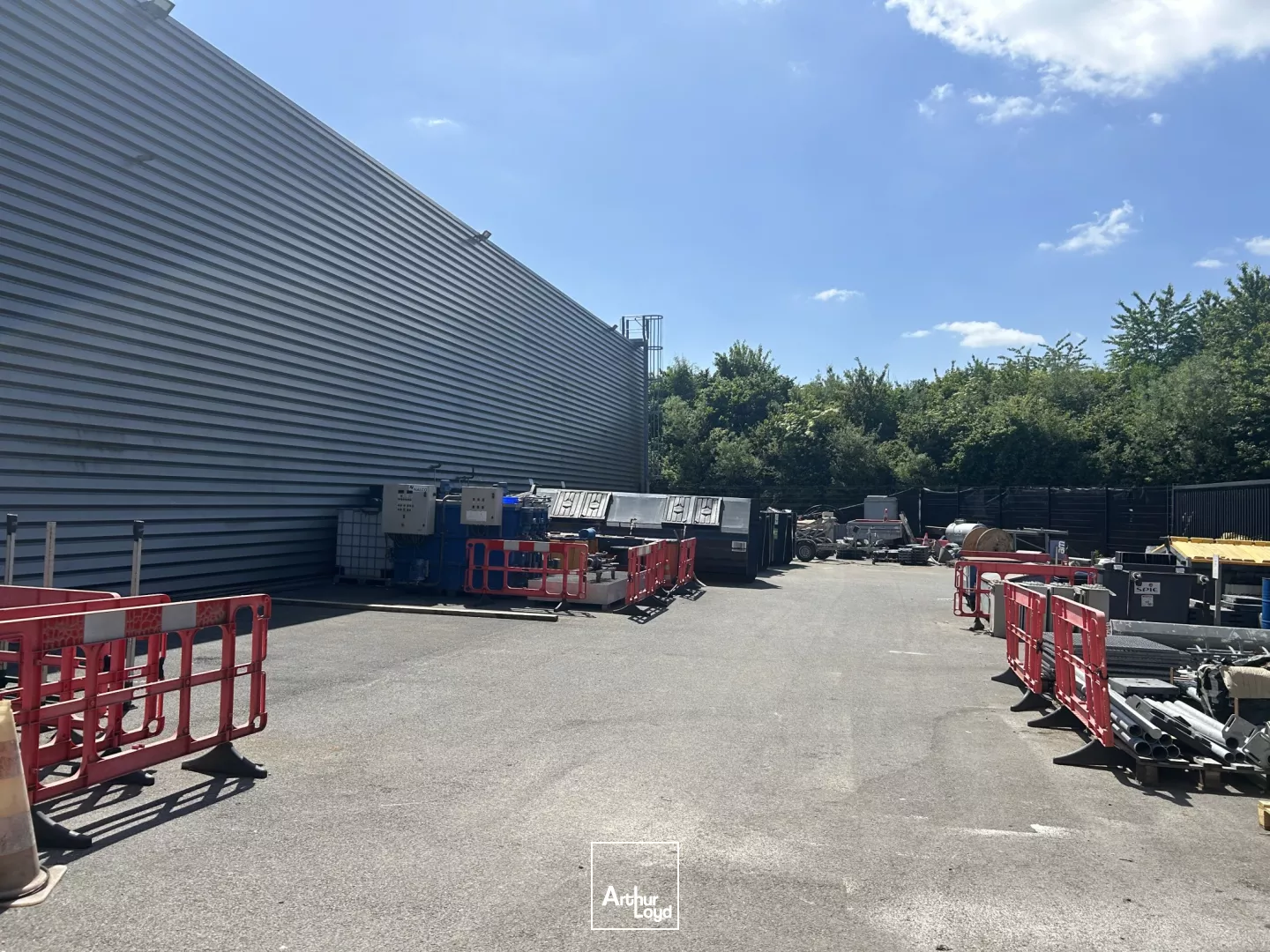 Ensemble immobilier à louer Parc du Mélantois. 