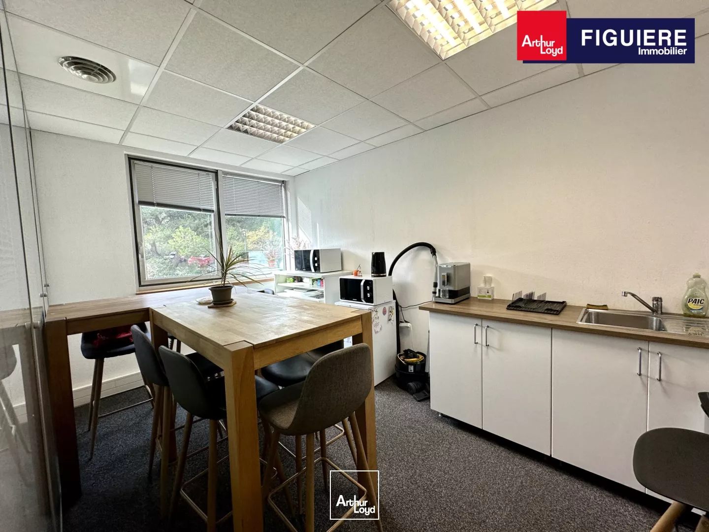 BUREAUX EN BON ETAT AIX LA DURANNE A LOUER