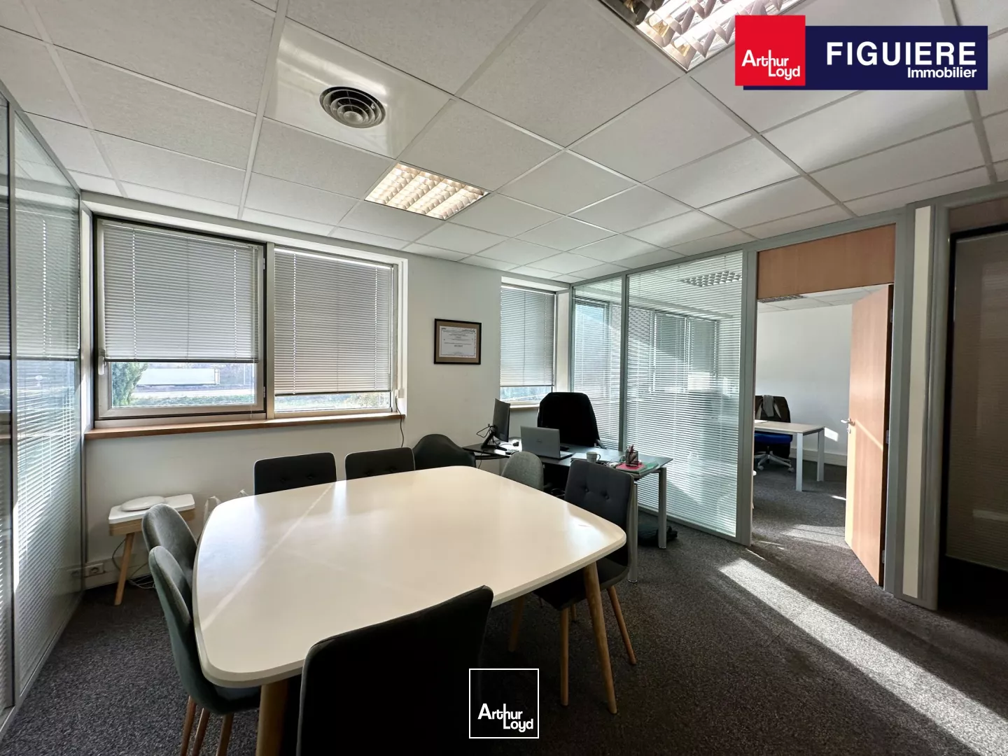 BUREAUX EN BON ETAT AIX LA DURANNE A LOUER