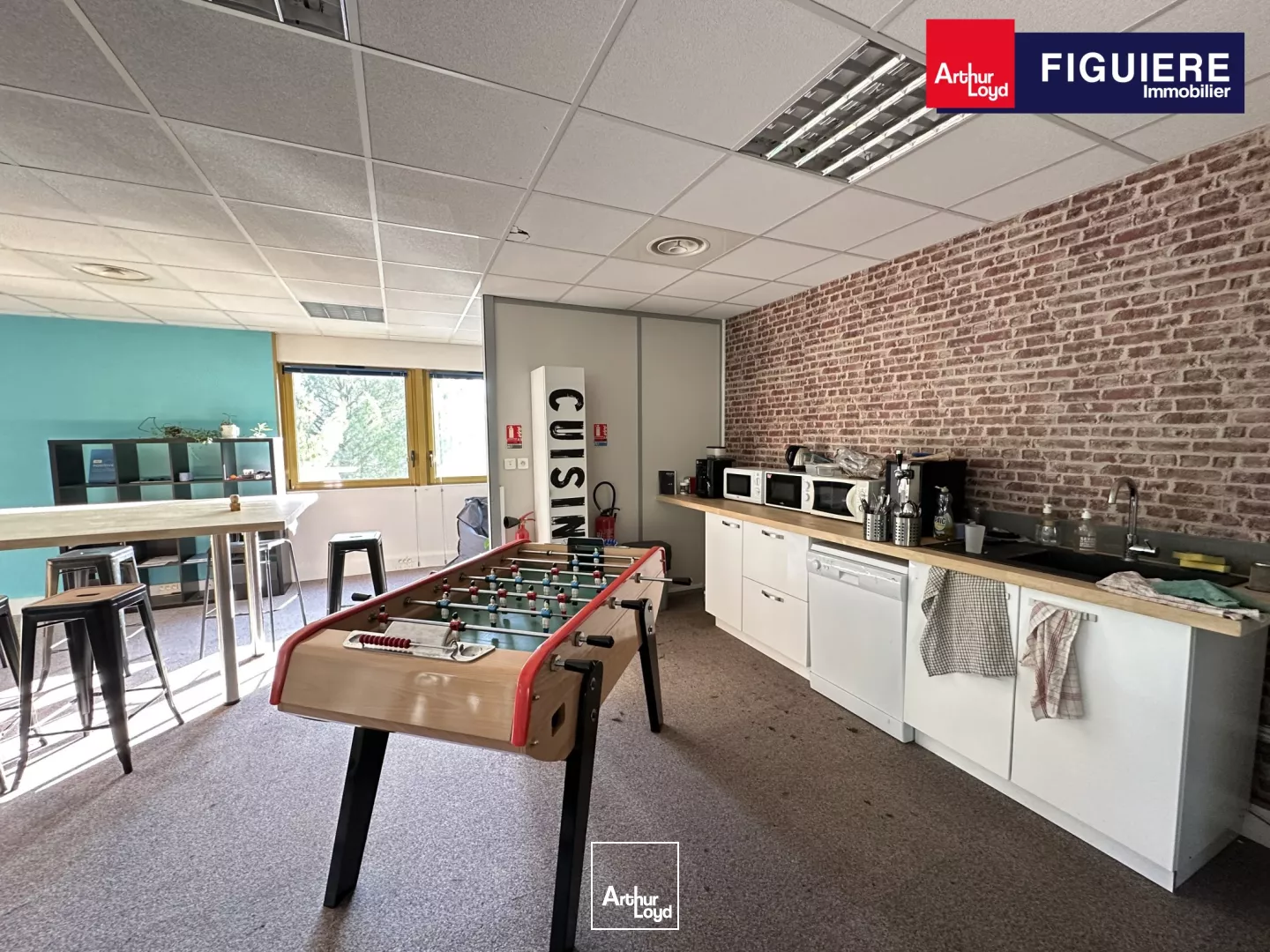 BUREAUX AVEC VUE DÉGAGÉE À LOUER AU SEIN D'UN PARC TERTIAIRE