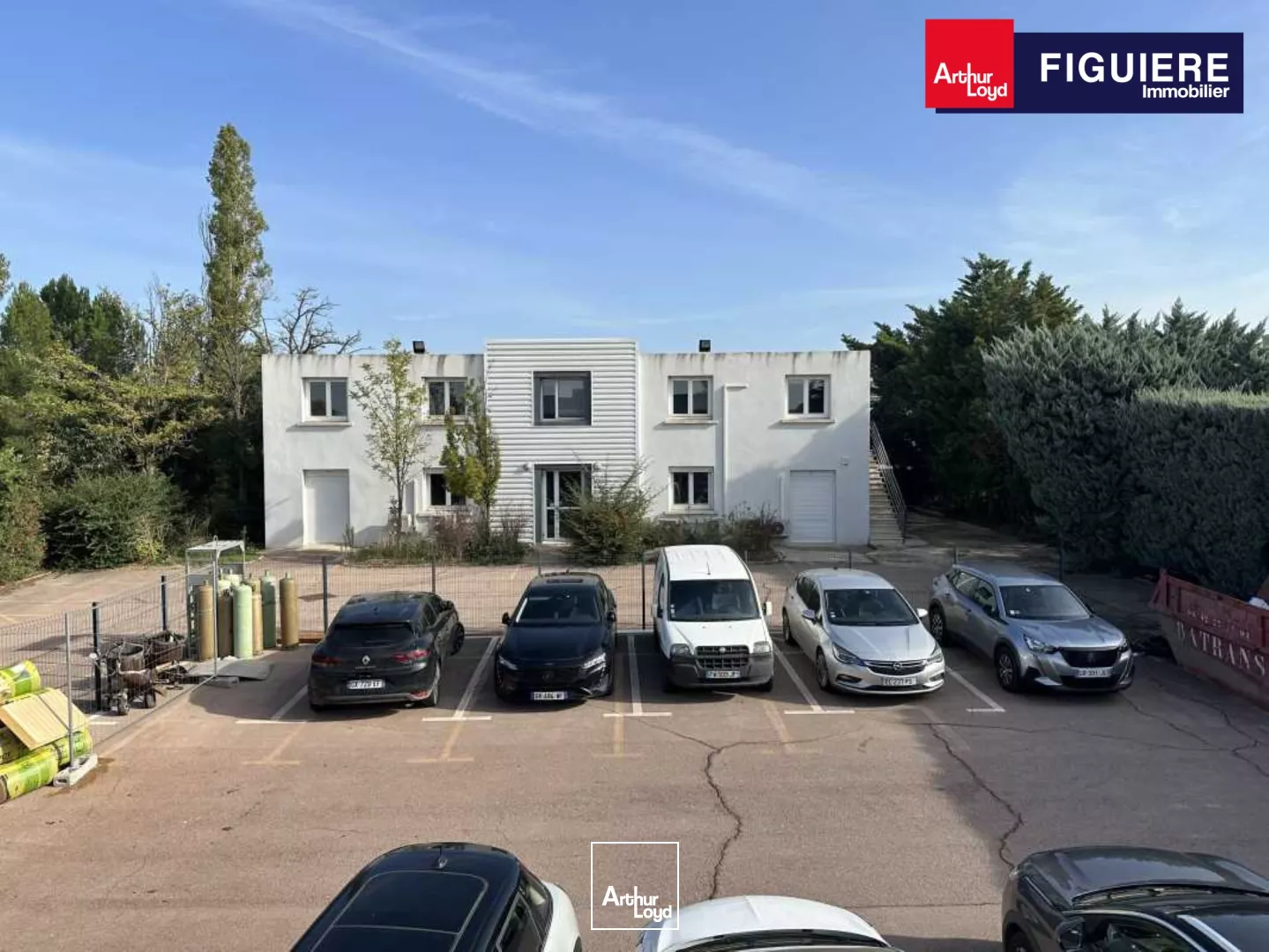 IMMEUBLE INDÉPENDANT A LOUER AVEC TERRAIN A AIX EN PROVENCE