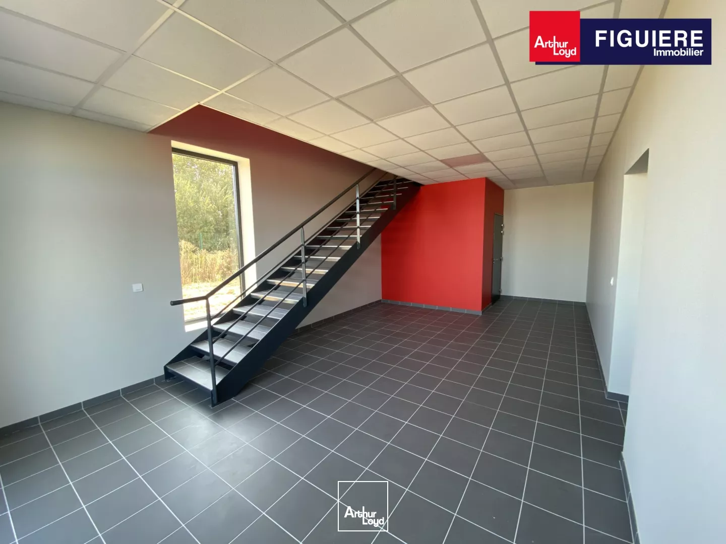 Bâtiment d'activités neuf à louer sur VENELLES