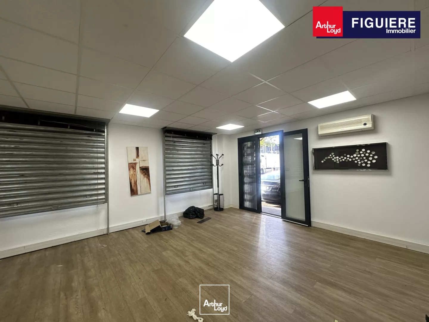 Locaux mixtes rénovés sur la ZI de l'ANJOLY à VITROLLES